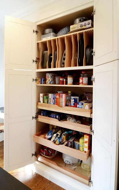 Pull-out pantry installation 